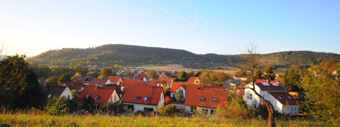Blick auf das Anfang 2000 neu entstandene Wohngebiet in Drackendorf