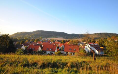 Blick auf das Anfang 2000 neu entstandene Wohngebiet in Drackendorf