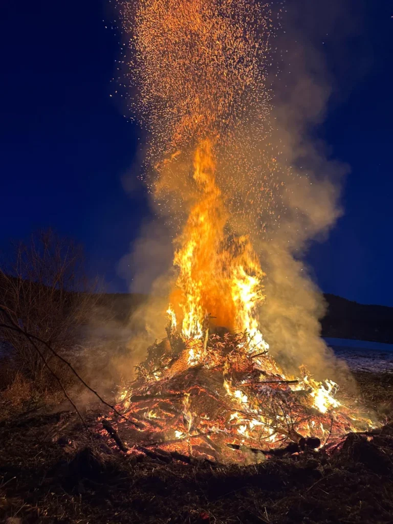 Großes Feuer beim Drackendorfer Knutfest