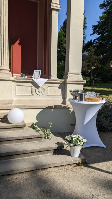 Sektempfang ist vorbereitet