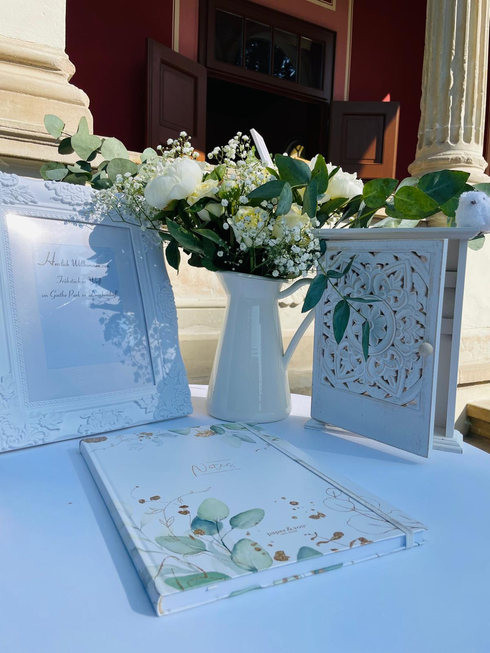 Ein Gästebuch darf natürlich nicht fehlen.